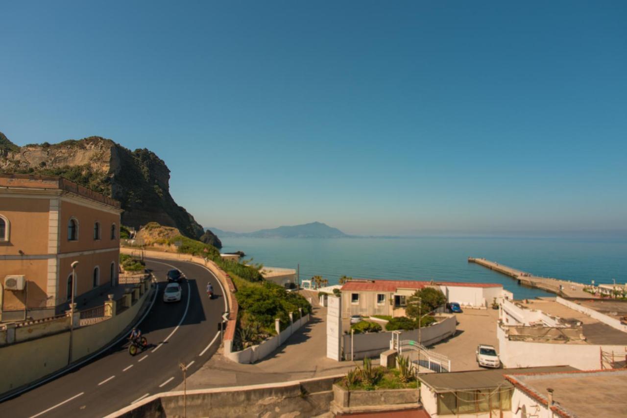 Naro Suites And Rooms Bacoli Exterior photo
