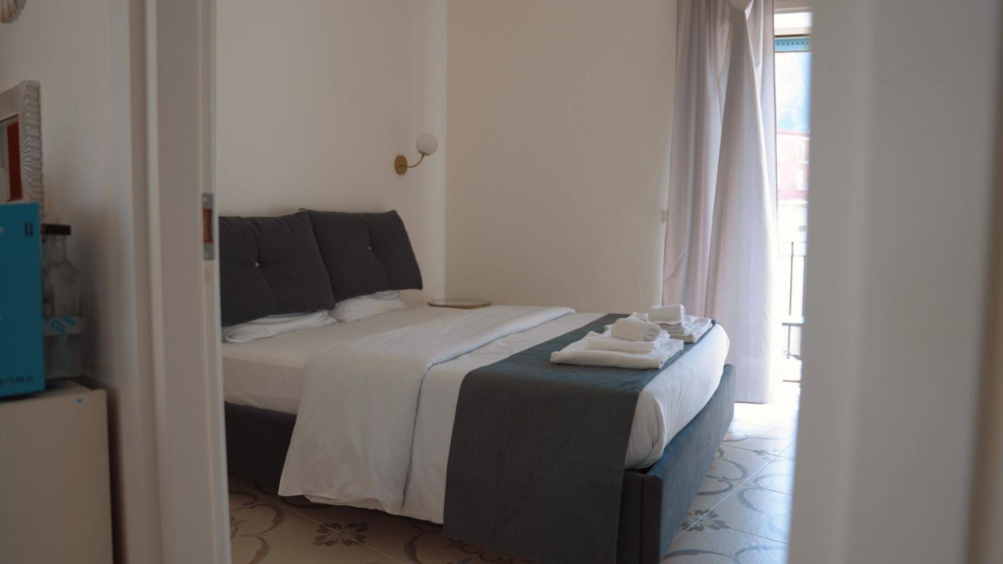 Naro Suites And Rooms Bacoli Exterior photo