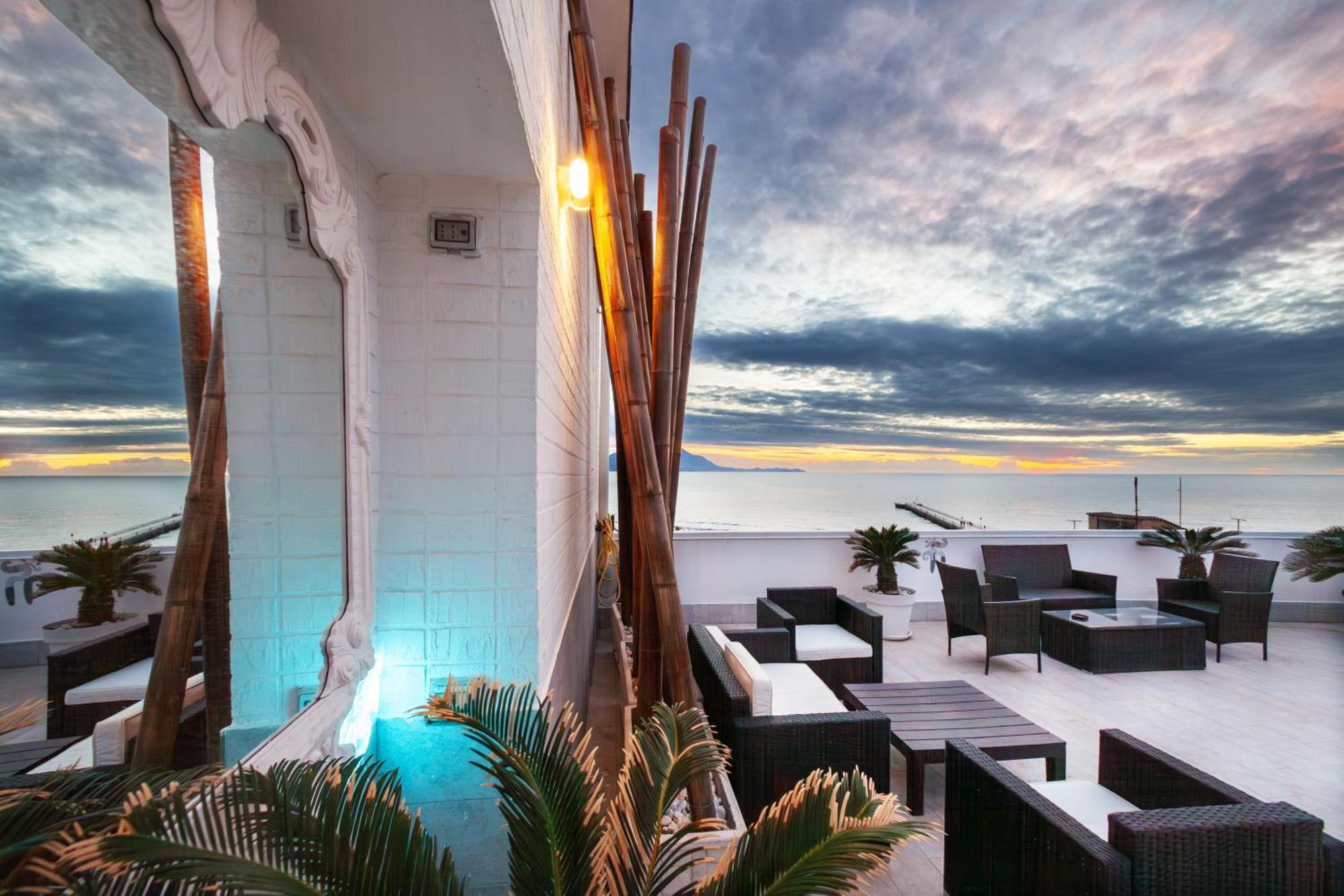Naro Suites And Rooms Bacoli Exterior photo